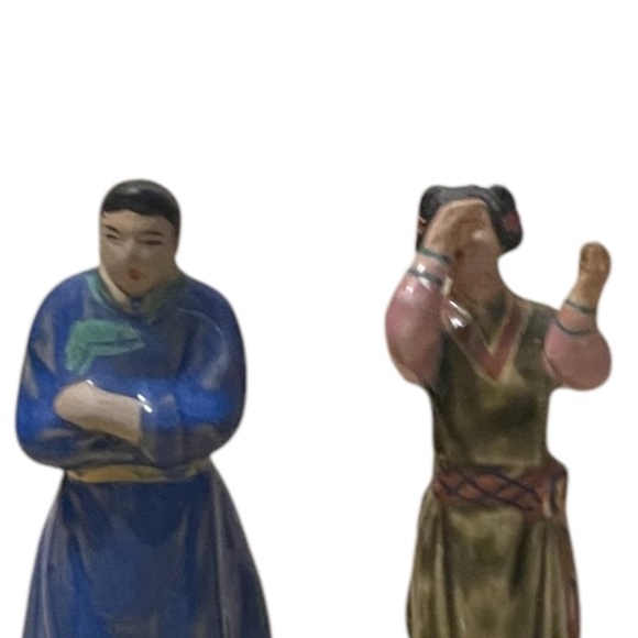 Pair Of Two Vintage Hand‎ Painted Oriental Pottery Figurines - Picture 5 of 9